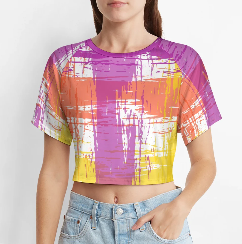 Short sleeved navel exposed